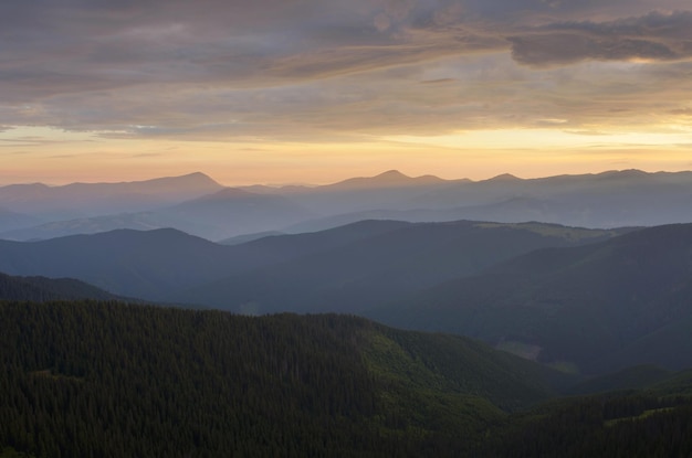 Matin à la montagne