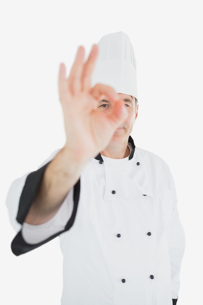 Photo mature chef gesticulant signe ok