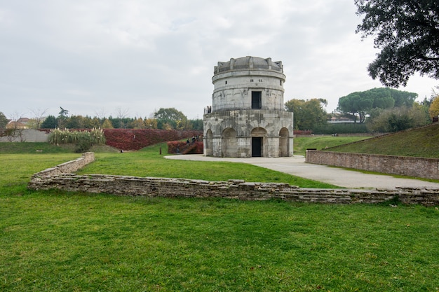 Mausolée de Théodoric (Mausoleo di Teodorico), Ravenne, Italie