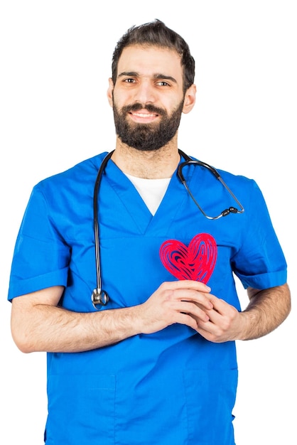 Un médecin de sexe masculin avec un coeur rouge dans sa main Concept de personnes et de médecine sur fond blanc