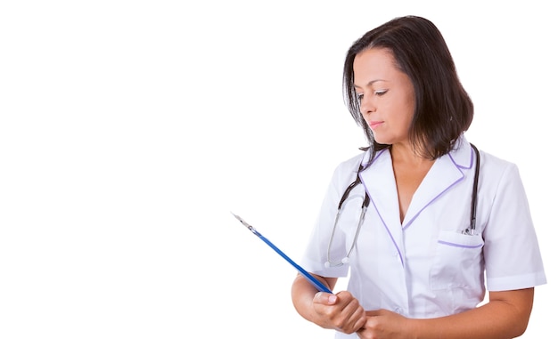 Medical Woman Doctor with Stethoscope Holding Presse-papiers avec Copyspace pour la vôtre Conception sur fond blanc