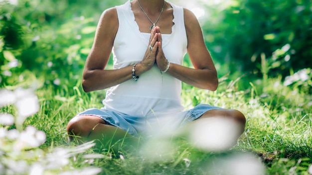 Méditation dans la nature