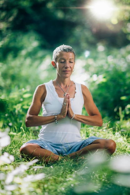 Photo méditation dans la nature