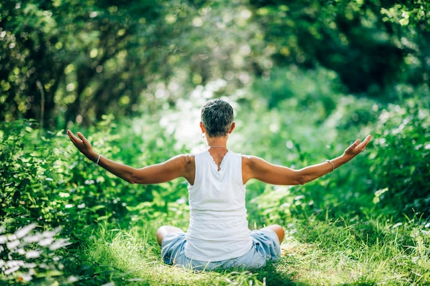 Méditation pour la paix intérieure Embrasser la nature