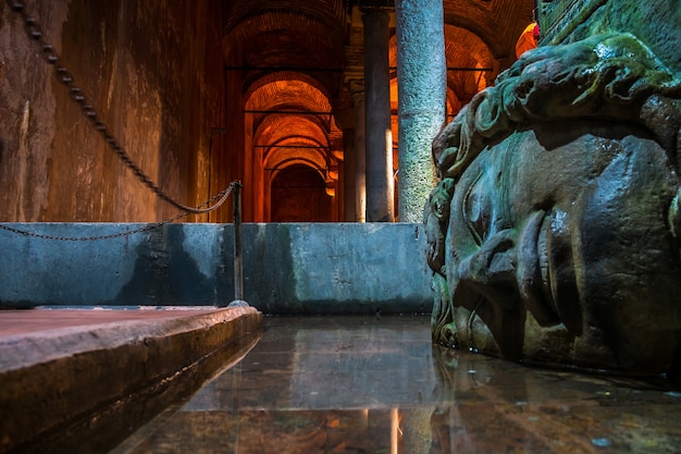 Méduse, citerne basilique d&#39;Istanbul