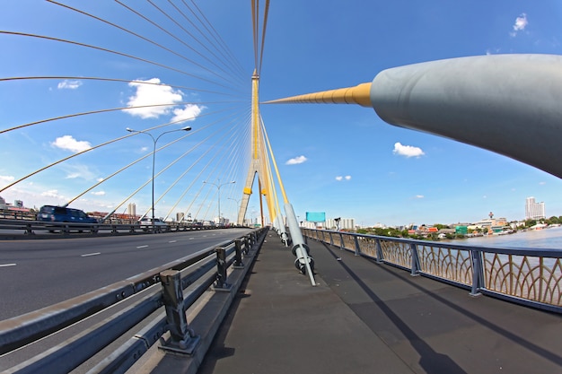 Mega Sling Bridge, Rama 8, près de Harborin Bangkok, perspective œil de poisson