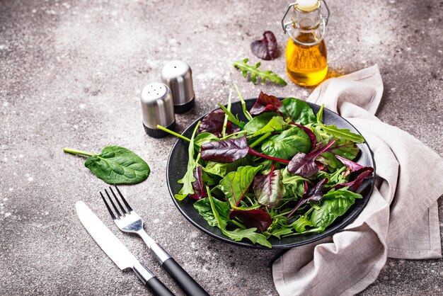 Mélange de feuilles de salade verte