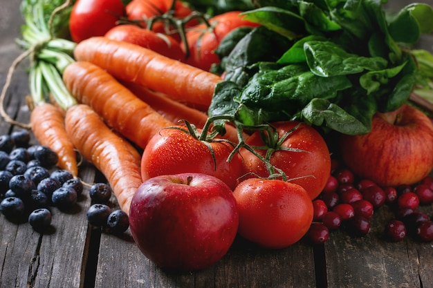 Mélange de fruits, de légumes et de baies