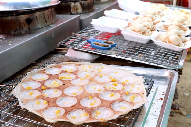 Mélange de lait de coco, sucre et farine