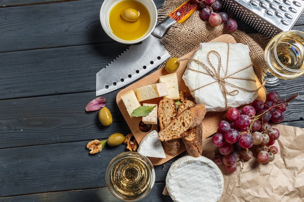 Mélangez Du Fromage Sur La Table