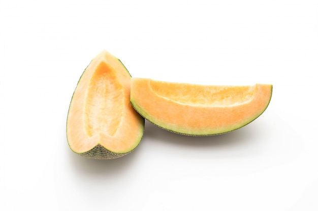 melon cantaloup sur blanc