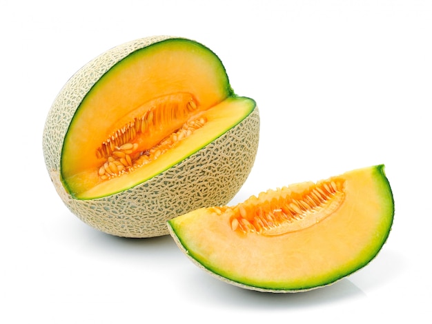 Melon cantaloup sur blanc