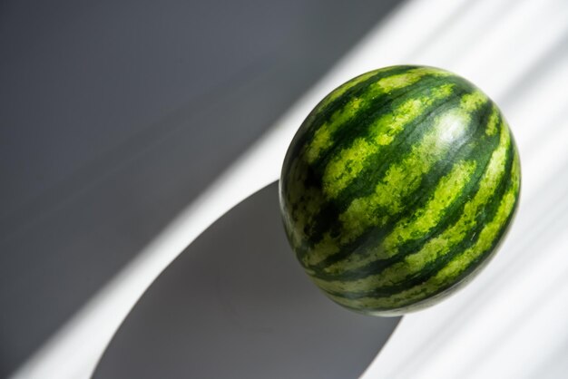 Melon d'eau sur fond blanc