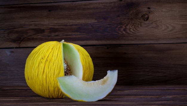 Melon sur fond de bois