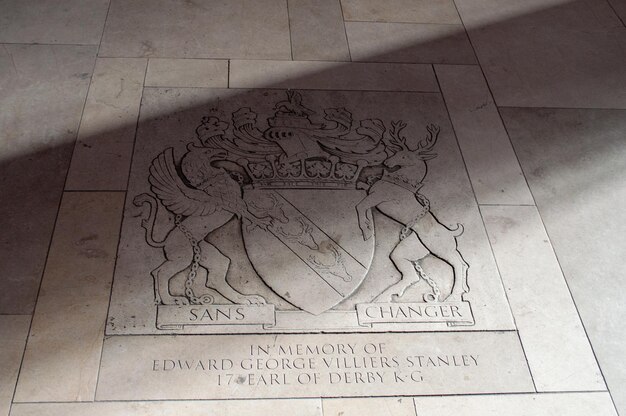 Photo mémorial de dalle dans la cathédrale de manchester