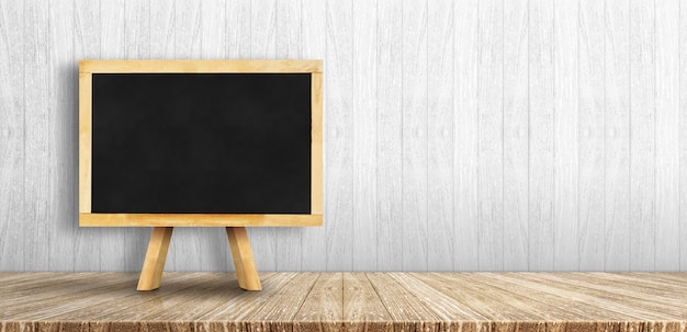 Menu tableau noir avec chevalet sur table en bois avec mur en bois blanc