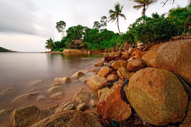 Mer au Ghana, Afrique de l'Ouest, prise en technique d'obturation longue vitesse