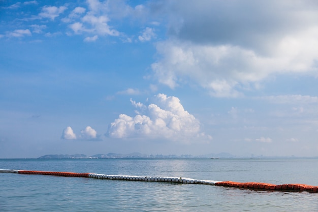 Mer de beaux nuages à Pattaya, Thaïlande