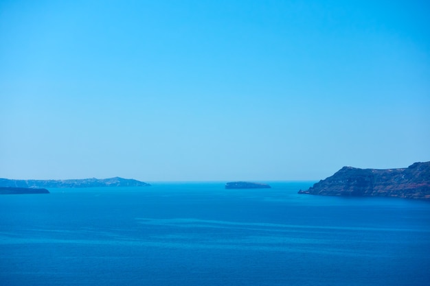 Mer en Grèce. Vue panoramique sur la mer Égée depuis l'île de Santorin