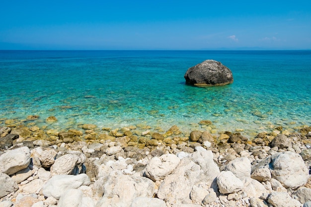 La mer Ionienne sur la côte ouest de Lefkada