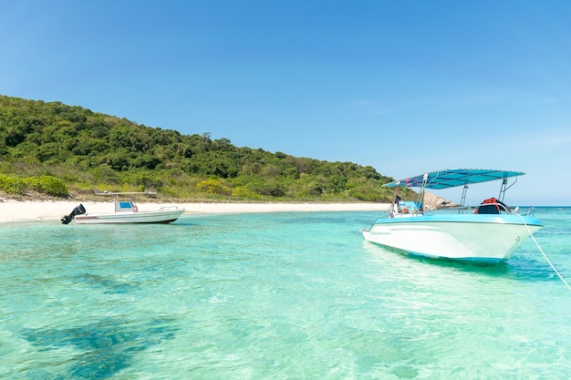 Mer et plage en été avec des vacances Samae San Chonburi Thaïlande