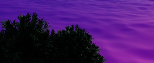 Mer violette du soir avec fond d'arbres verts