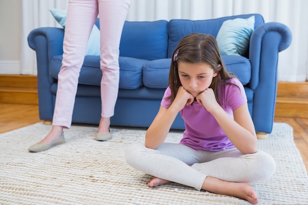 Mère et fille après un argument