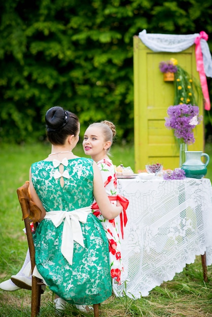 Mère, fille, cuisine, petits gâteaux