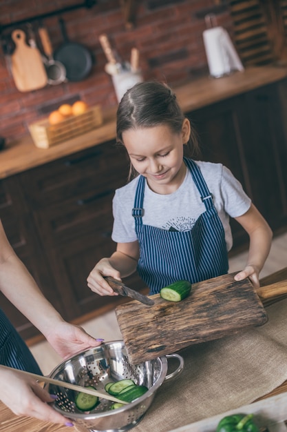 Mère, fille, cuisine