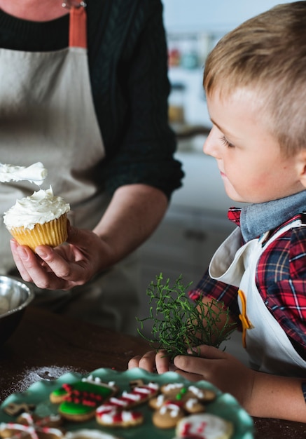 Mère, fils, cuisson, ensemble