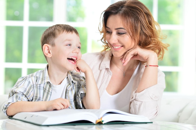 Mère fils, devoirs