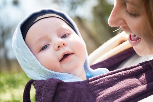 Mère et fils profitant du temps ensemble