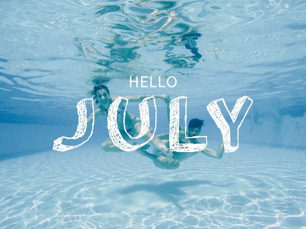 Photo message hello july avec une activité d'été