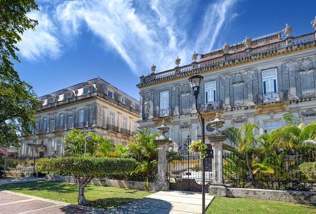 Mexique Avenue Paseo de Montejo à Mérida avec musées restaurants et attractions touristiques