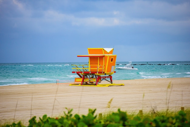 Miami beach floride usa lever du soleil et tour de garde