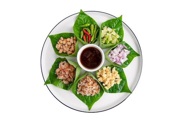 Miang kham Apéritif wrap feuille royale