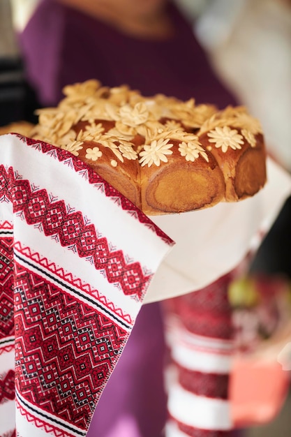 Une miche de pain national ukrainien. Une miche de pain national ukrainien pour une cérémonie de mariage.