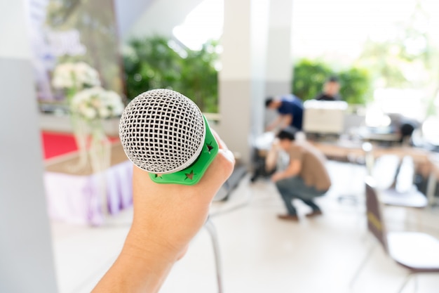 Microphone sur pied