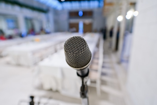 microphone sur scène, haut-parleur,