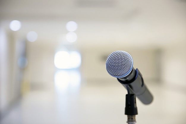 Microphone Sur Le Stand.