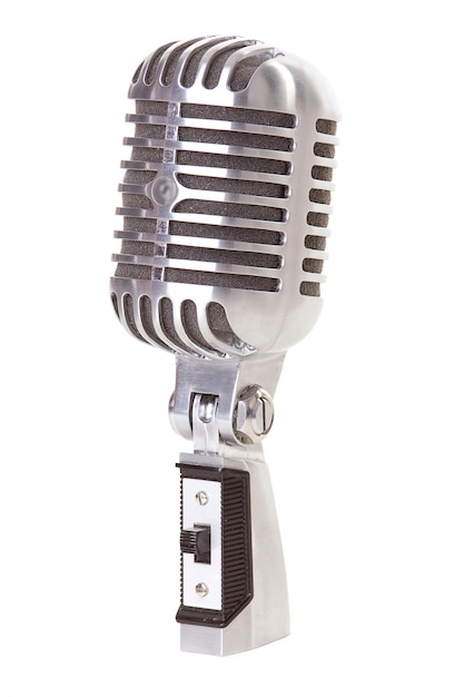 Microphone de style rétro isolé sur blanc