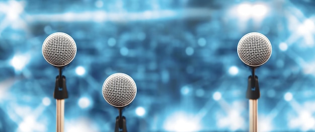 Microphones pour les discours en public et les conférences de presse en arrière-plan