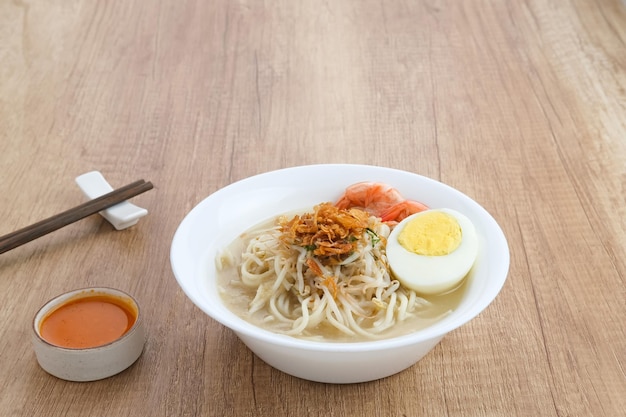 Mie Celor, un plat de nouilles de Palembang, au sud de Sumatra, en Indonésie.