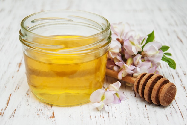 Miel aux fleurs d&#39;acacia