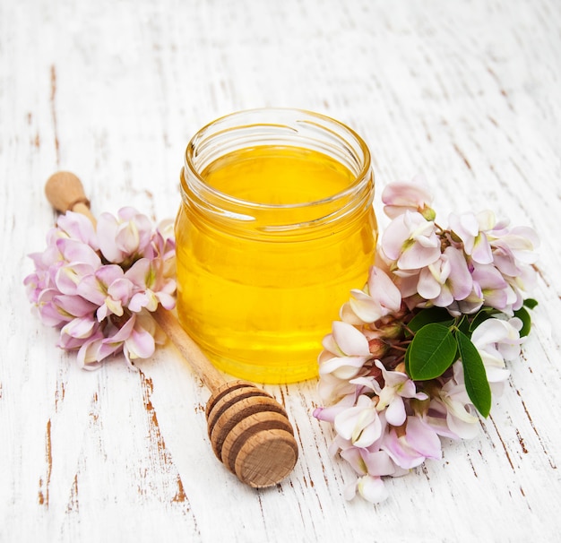 Miel aux fleurs d&#39;acacia