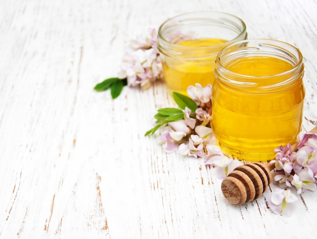 Miel aux fleurs d&#39;acacia