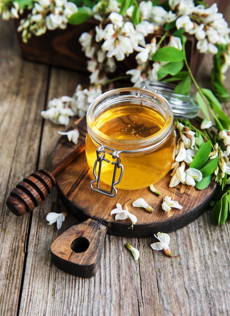 Miel aux fleurs d&#39;acacia