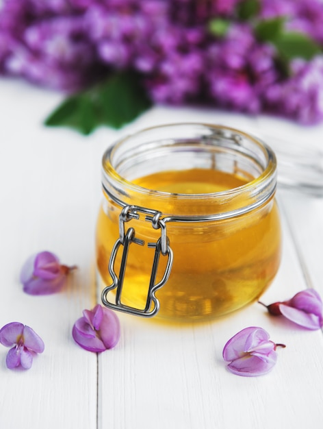 Miel aux fleurs d&#39;acacia