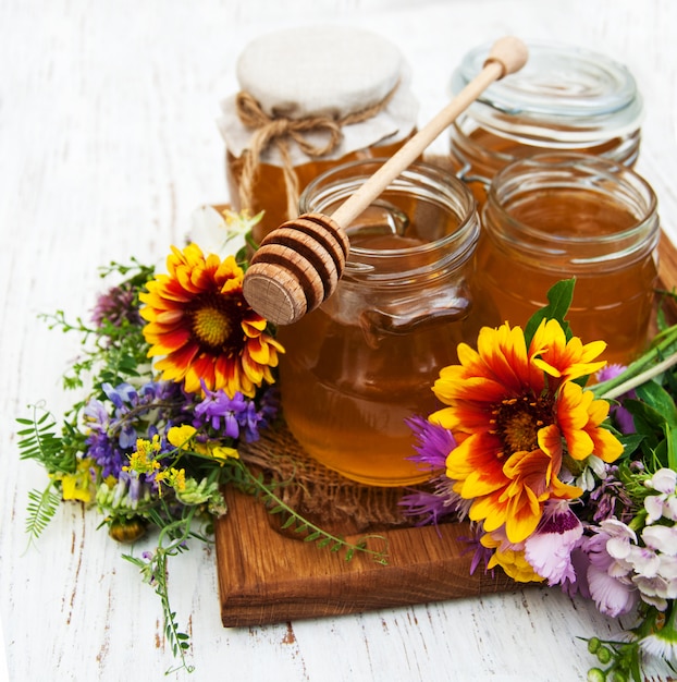 Miel et fleurs sauvages