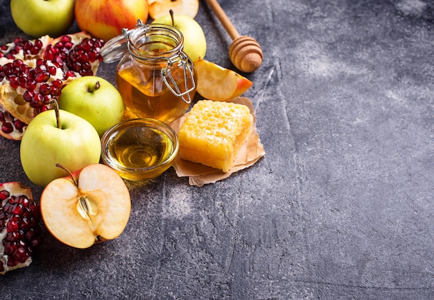 Miel, pomme et grenade pour Rosh Hashana